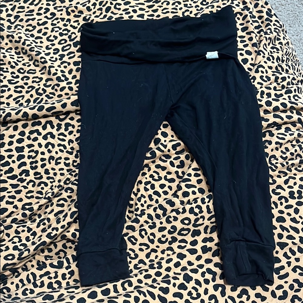 B33 Tenth and Pine Bamboo Fold-Over Leggings— Black